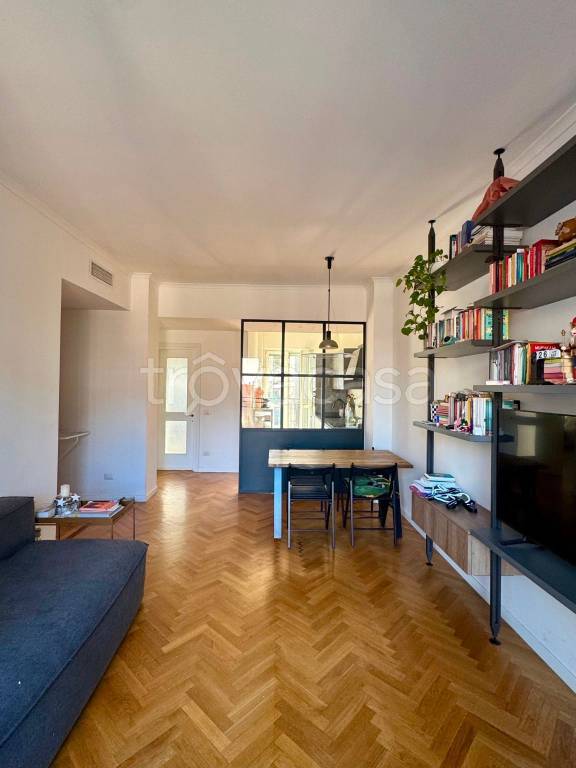 appartamento in vendita a Milano in zona Porta Garibaldi