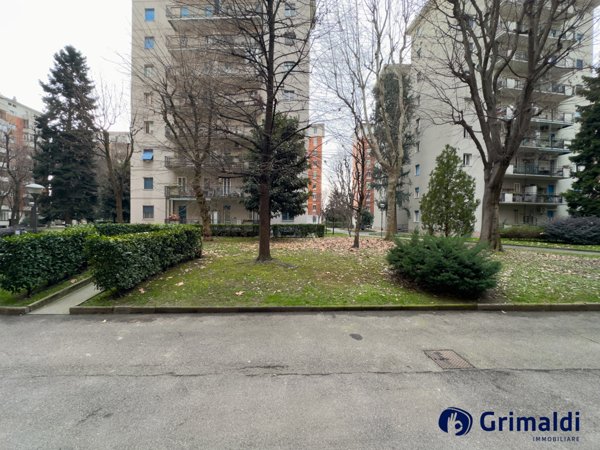 appartamento in vendita a Milano in zona Rembrandt