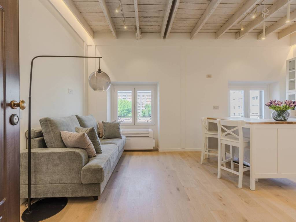 appartamento in vendita a Milano in zona Isola