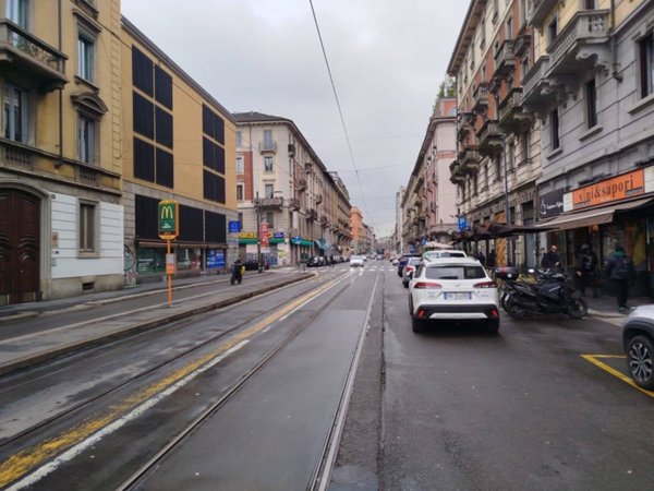 negozio in vendita a Milano in zona Centro Direzionale