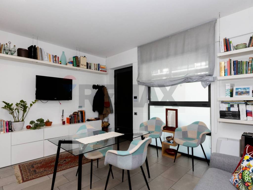 appartamento in vendita a Milano in zona Restocco Maroni