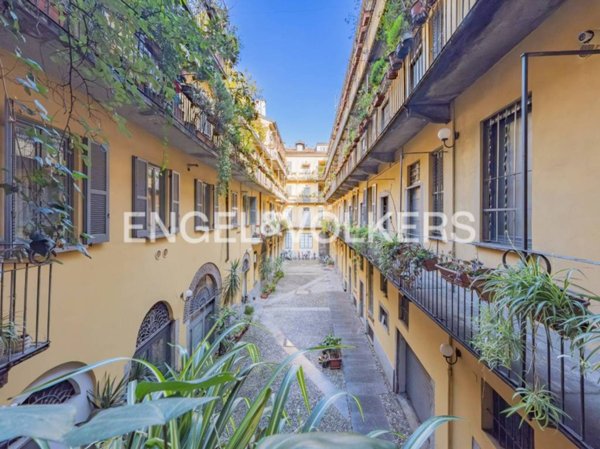 appartamento in vendita a Milano in zona Porta Nuova