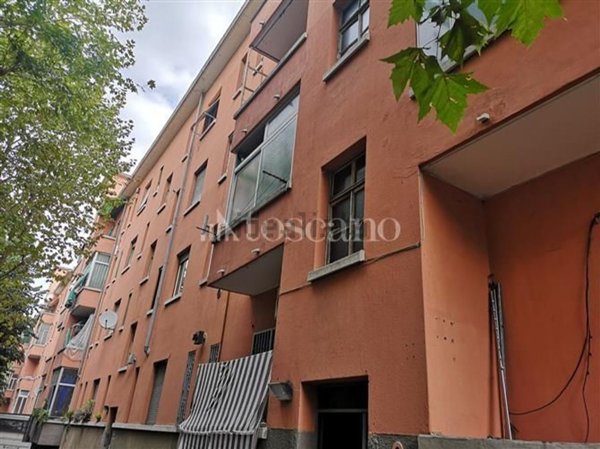 appartamento in vendita a Milano in zona Lorenteggio