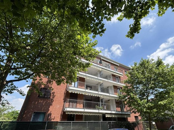 appartamento in vendita a Milano in zona Baggio