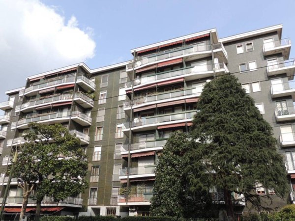 appartamento in vendita a Milano in zona Piazzale Lodi