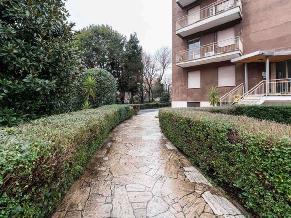 appartamento in vendita a Milano in zona Crescenzago
