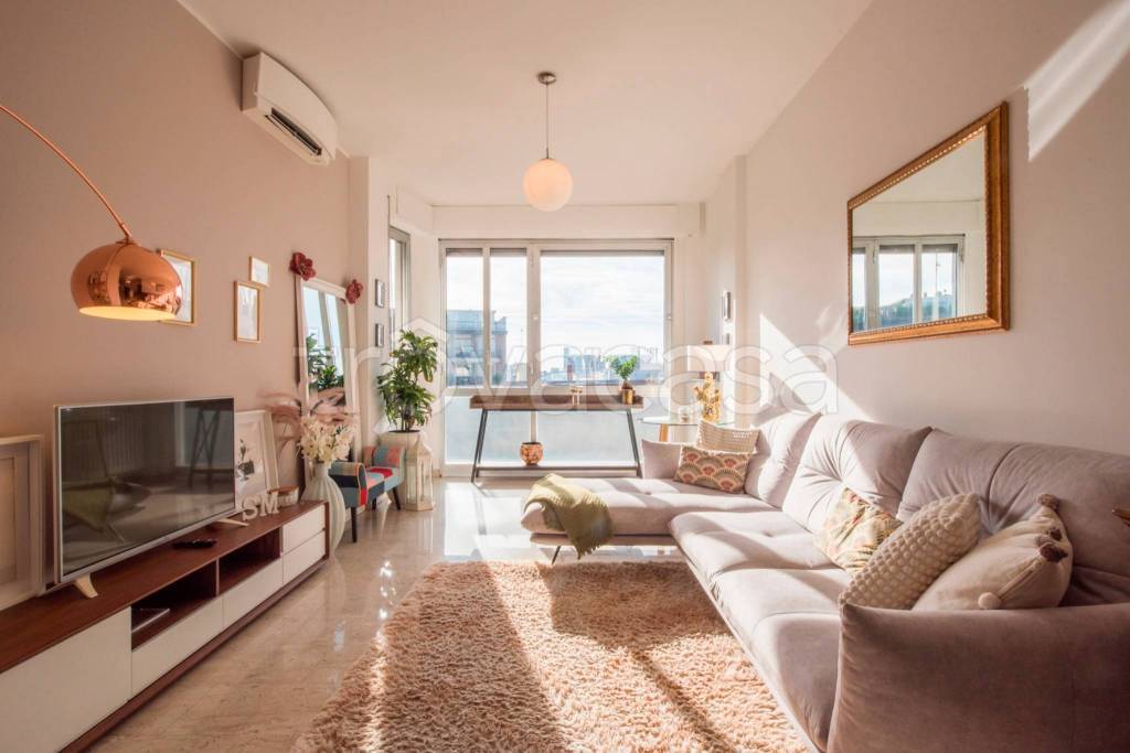 appartamento in vendita a Milano in zona Ghisolfa