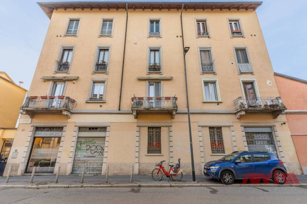 appartamento in vendita a Milano in zona Segnano