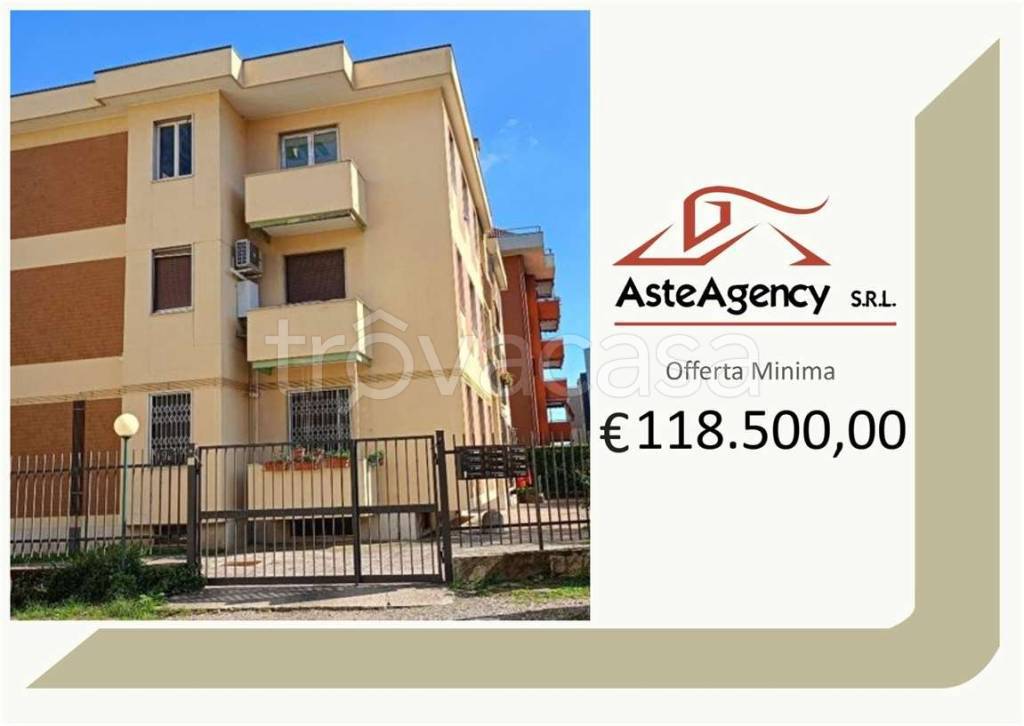 appartamento in vendita a Milano in zona Figino