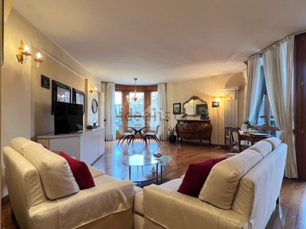 appartamento in vendita a Milano in zona Rembrandt