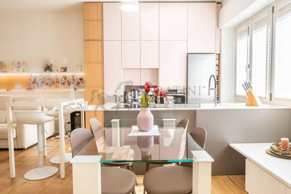 appartamento in vendita a Milano in zona Porta Nuova