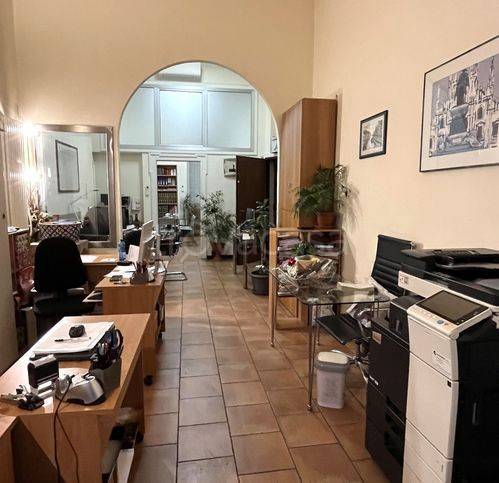 ufficio in vendita a Milano in zona Città Studi