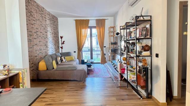 appartamento in vendita a Milano in zona Lorenteggio