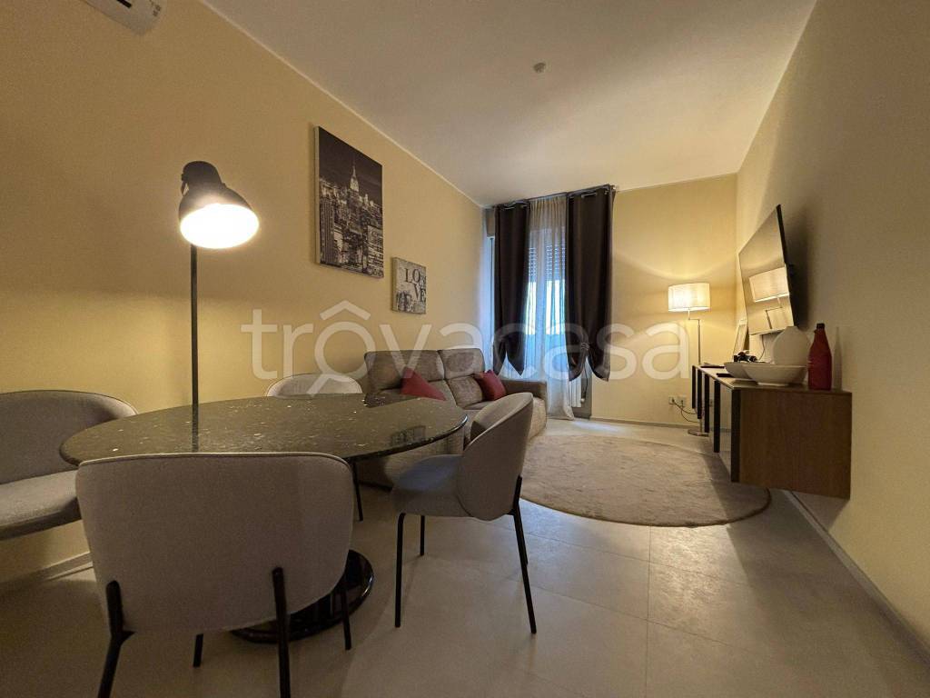 appartamento in vendita a Milano in zona Famagosta