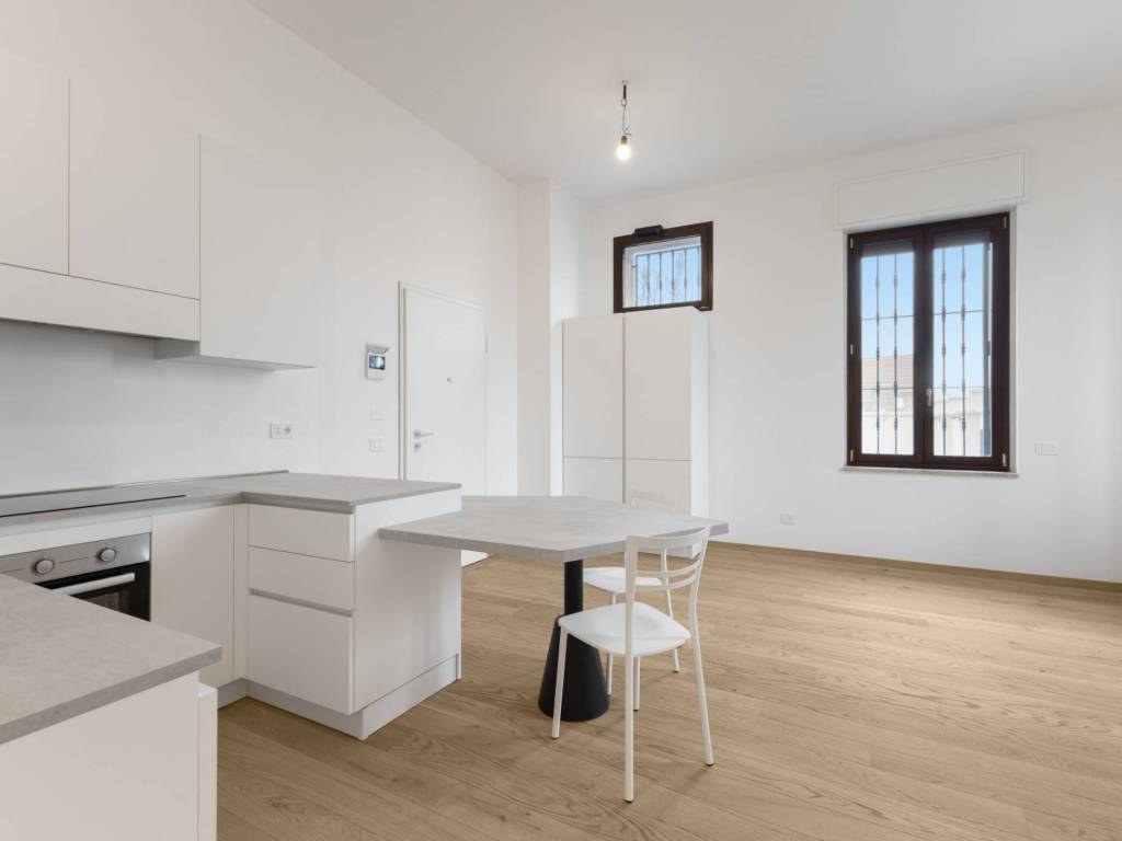 appartamento in vendita a Milano in zona Baggio