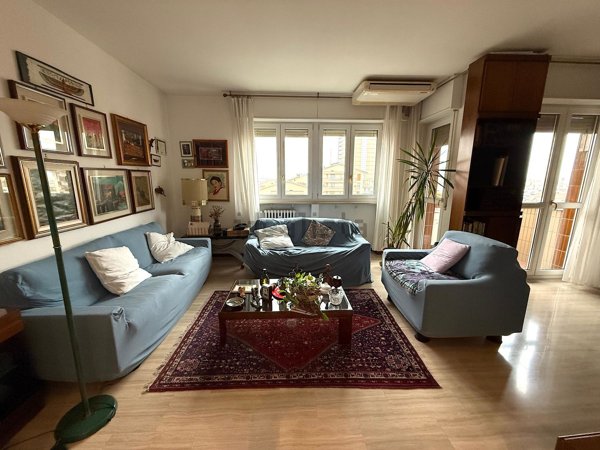 appartamento in vendita a Milano in zona Dergano