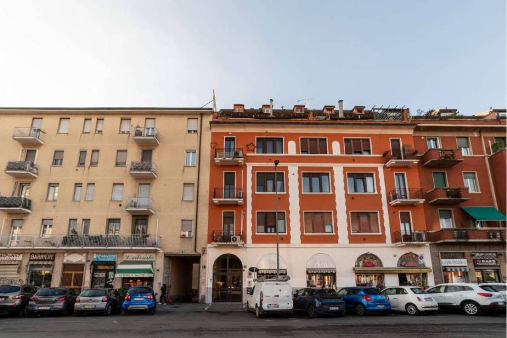 appartamento in vendita a Milano in zona Famagosta