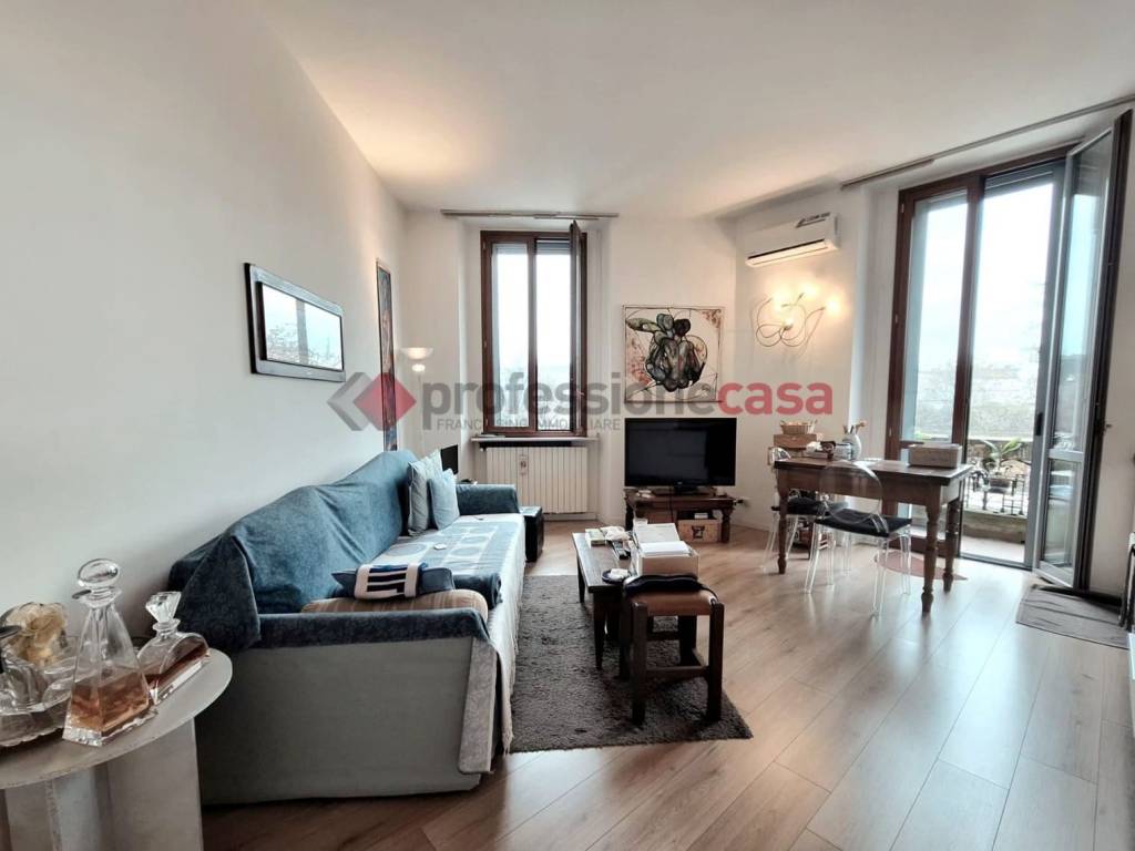 appartamento in vendita a Milano in zona Porta Genova