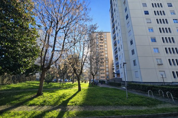 appartamento in vendita a Milano in zona Gallaratese