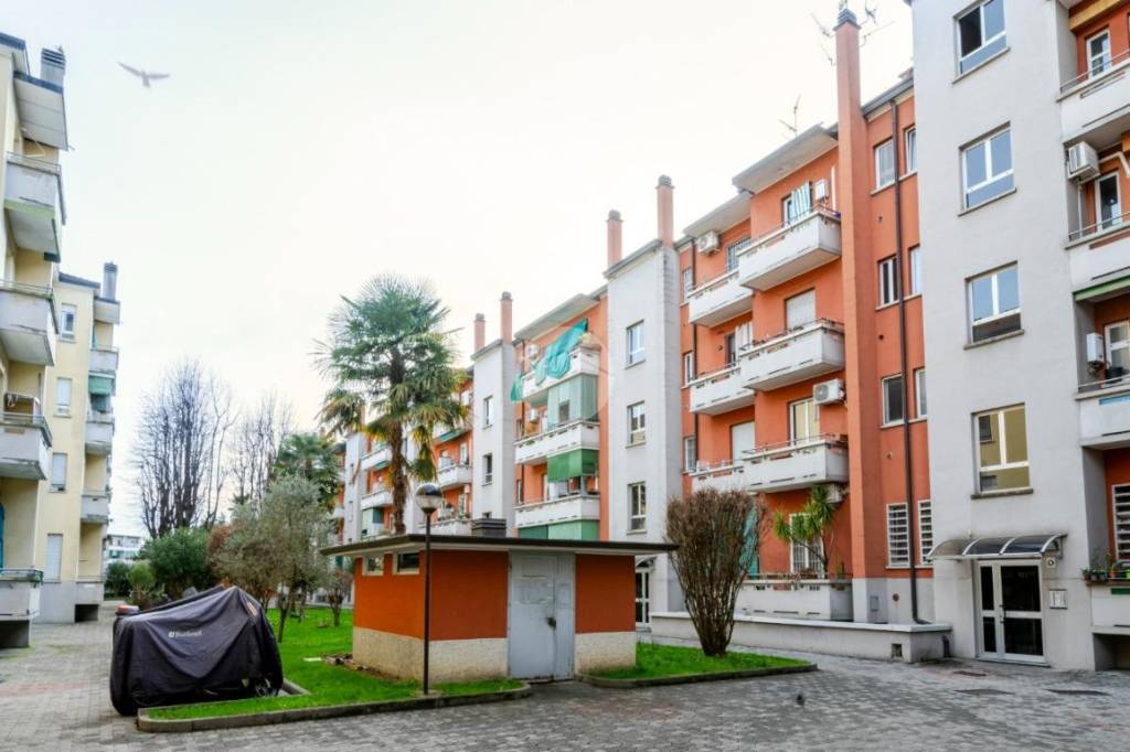 appartamento in vendita a Milano in zona San Siro