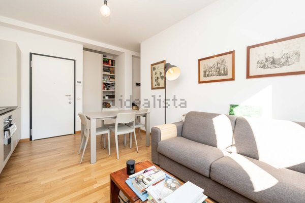 appartamento in vendita a Milano in zona Porta Nuova