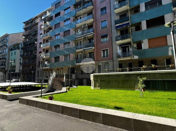 appartamento in vendita a Milano in zona Lorenteggio