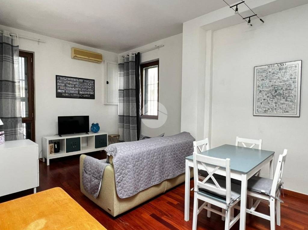 appartamento in vendita a Milano in zona Lorenteggio