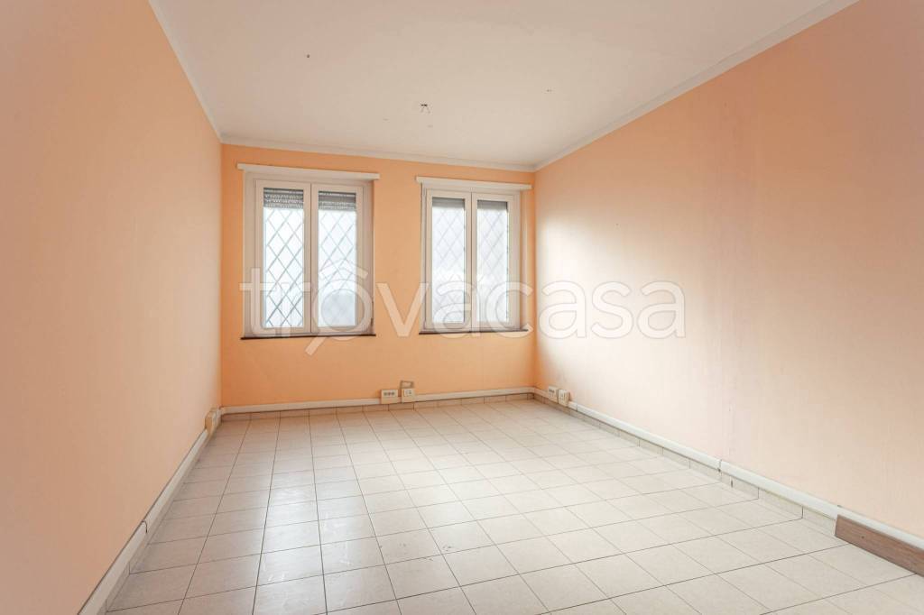 appartamento in vendita a Milano in zona Cadorna