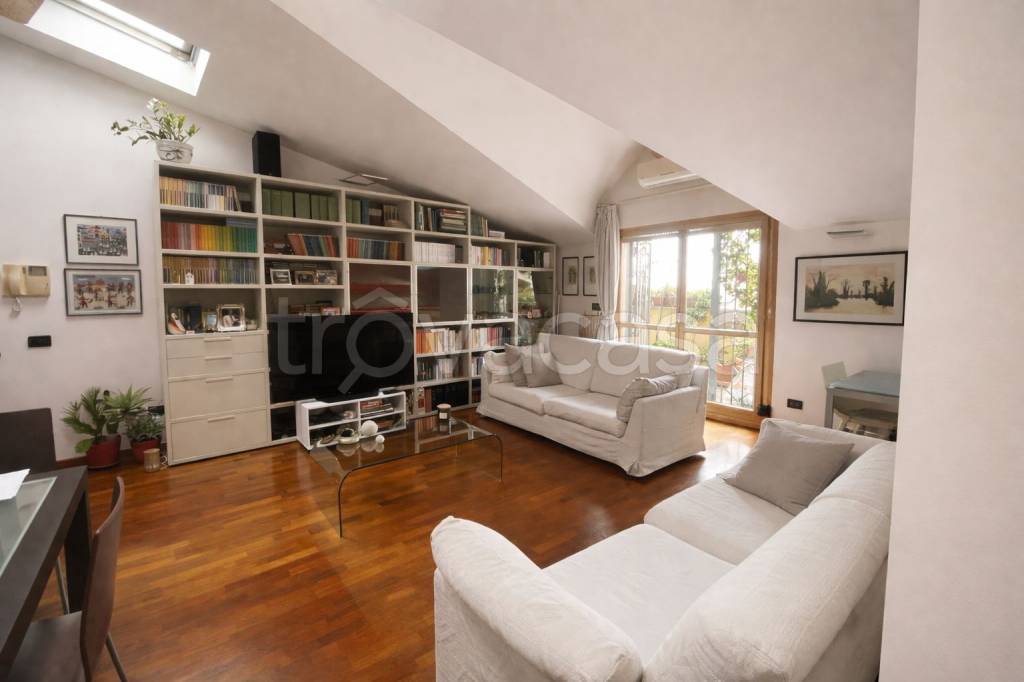 appartamento in vendita a Milano in zona Affori