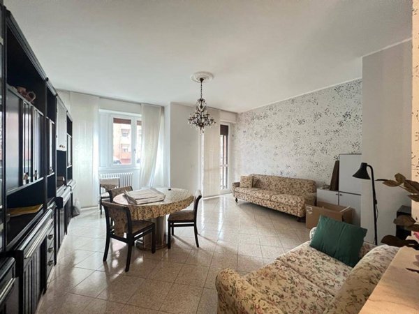 appartamento in vendita a Milano in zona Adriano