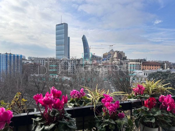 appartamento in vendita a Milano in zona Sempione