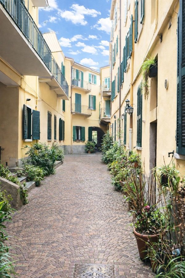 appartamento in vendita a Milano in zona Porta Genova