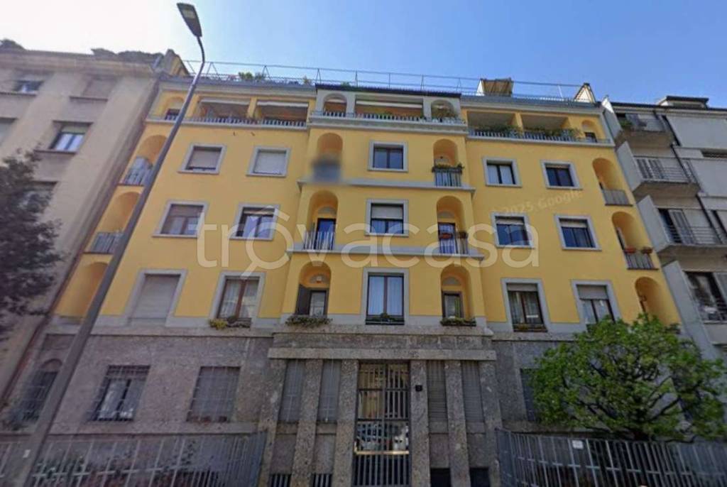 appartamento in vendita a Milano in zona Porta Vittoria