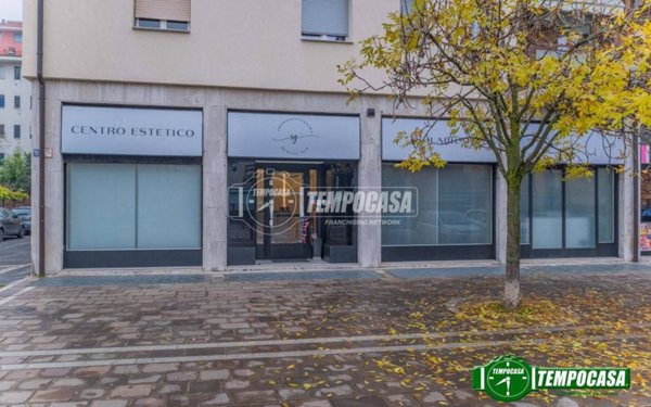 negozio in vendita a Milano in zona Vialba