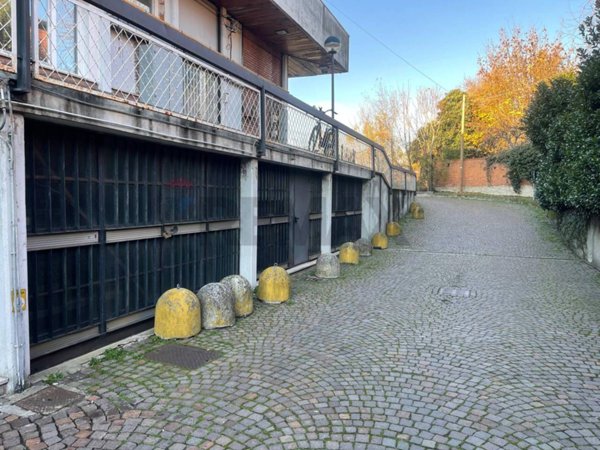 appartamento in vendita a Milano in zona Barona