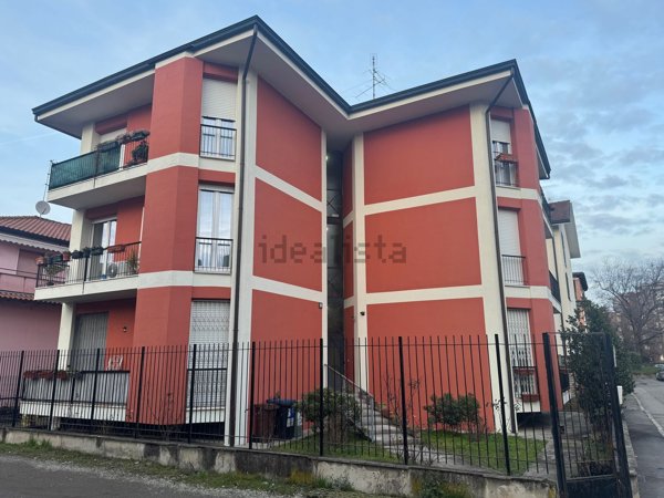 appartamento in vendita a Milano in zona Baggio
