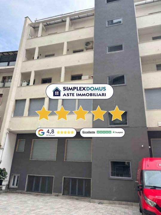 appartamento in vendita a Milano in zona Guastalla