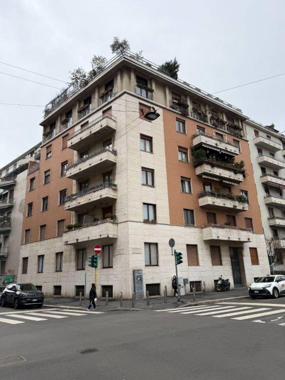 appartamento in vendita a Milano in zona Cinque Giornate