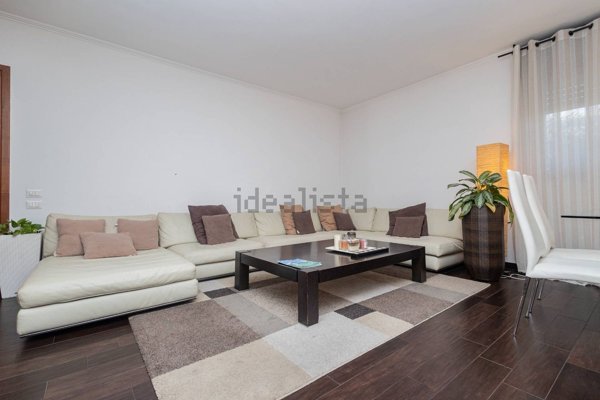 appartamento in vendita a Milano in zona Gratosoglio