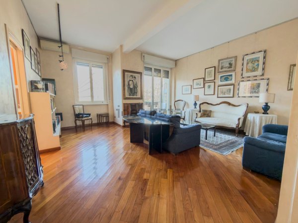 appartamento in vendita a Milano in zona Porta Garibaldi