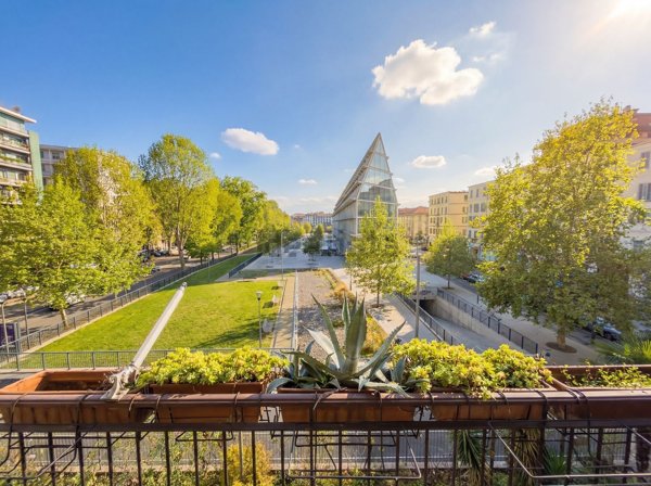 appartamento in vendita a Milano in zona Porta Garibaldi
