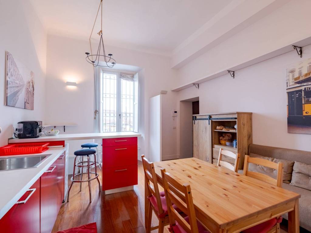 appartamento in vendita a Milano in zona Porta Genova