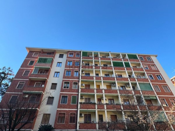 appartamento in vendita a Milano in zona Corvetto