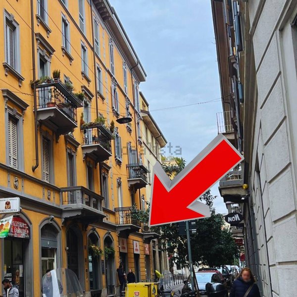 locale commerciale in vendita a Milano in zona Guastalla