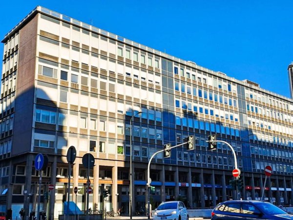 negozio in vendita a Milano in zona Centro Direzionale