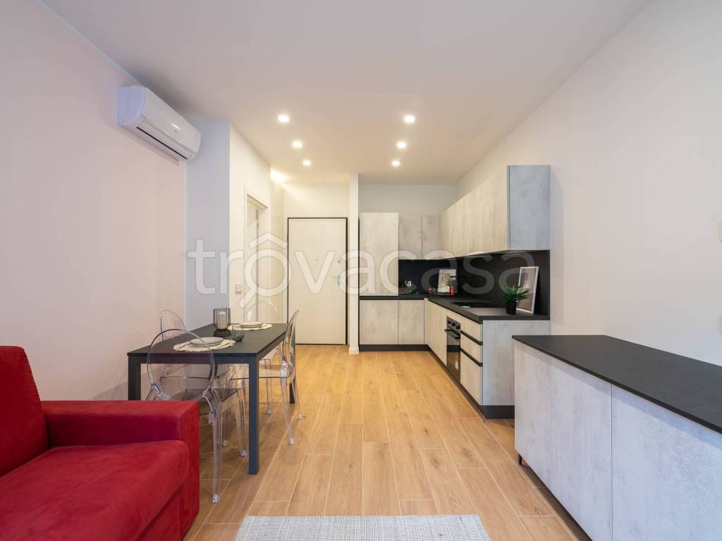 appartamento in vendita a Milano in zona Sempione