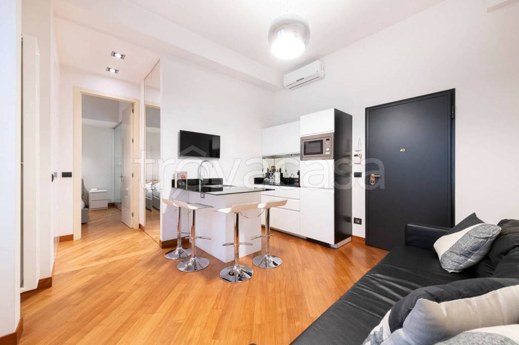 appartamento in vendita a Milano in zona Guastalla