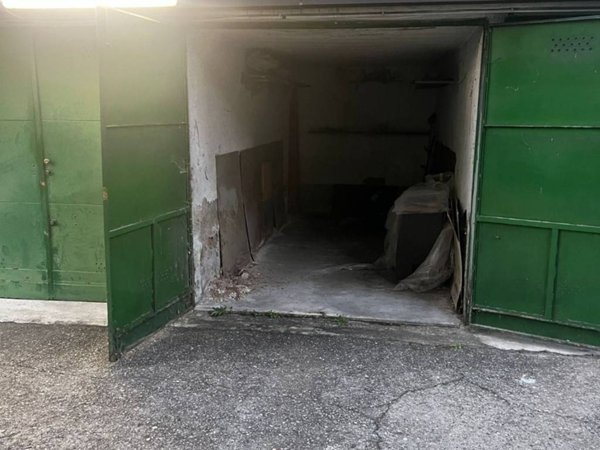 locale commerciale in vendita a Milano in zona Crescenzago