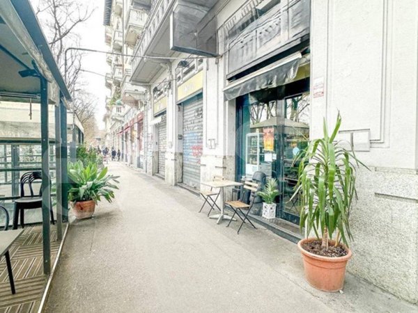negozio in vendita a Milano in zona Porta Romana