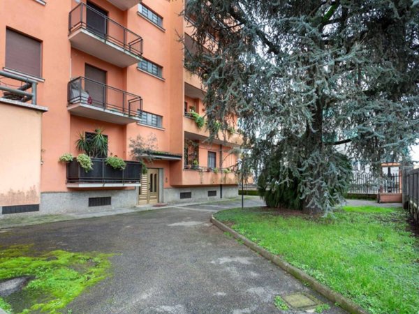 appartamento in vendita a Milano in zona Vigentino